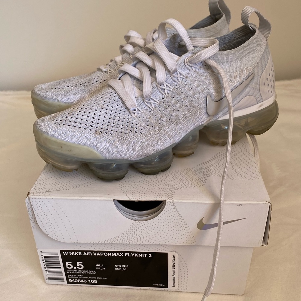White Nike Air Vapormax Flyknit 2